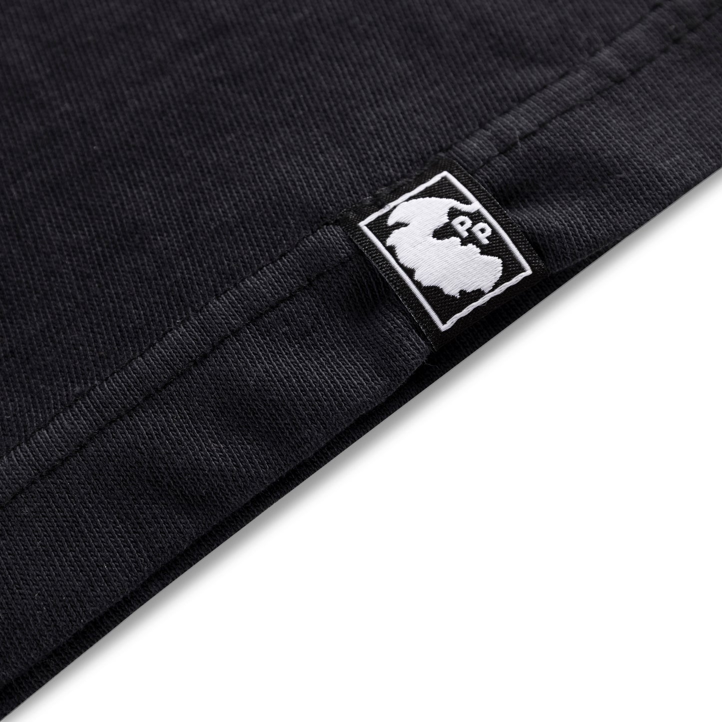 Black 100% cotton Sabertooth Tiger  shirt 
zoomed in photo of quality and stitching with bottom tag of Pangaea map outline and "PP"

heavy weight, high quality stylish sabertooth t-shirt. 
Smilodon t shirt, ice age t-shirt 
prehistoric t-shirt